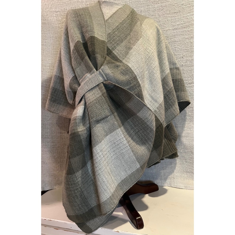 Woolrich Green Label Reversible Plaid Houndstooth Poncho Wrap Grey One Size